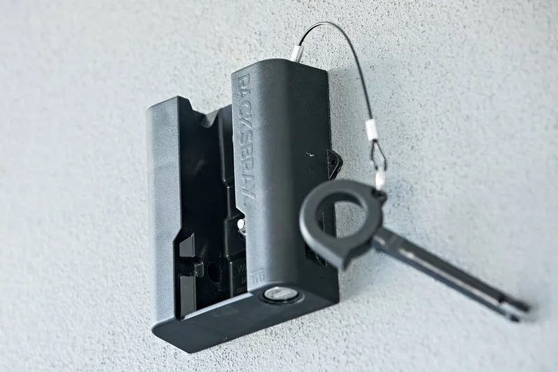 HD Lockable Wall Mount (8161)