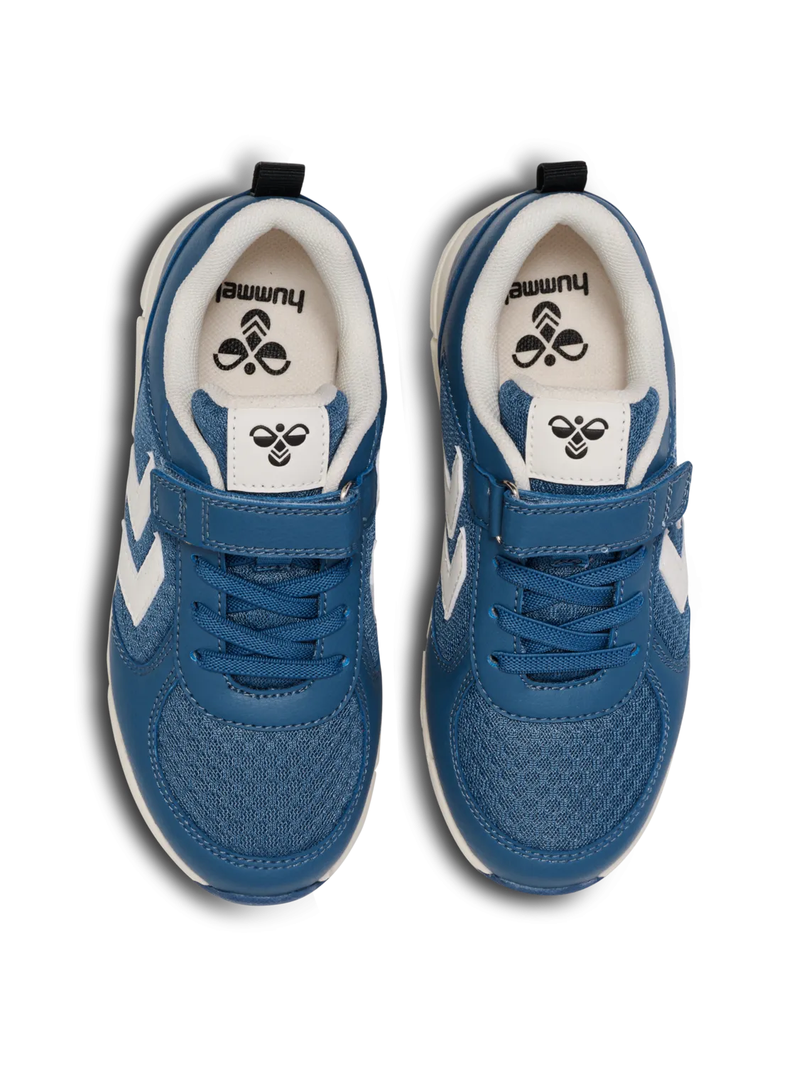 <p>Sneakers</p>